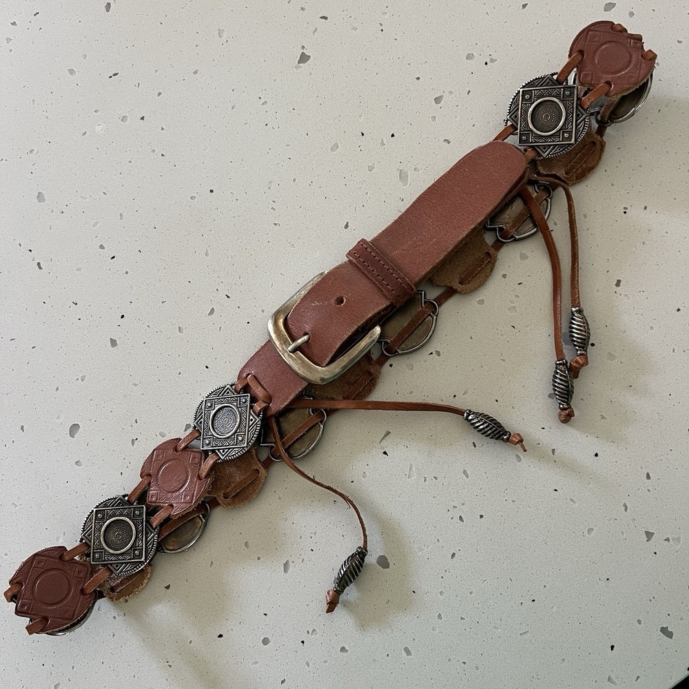 Vintage Genuine Leather Concho Belt Brown Boho Southwestern Silver‎ Medallion L